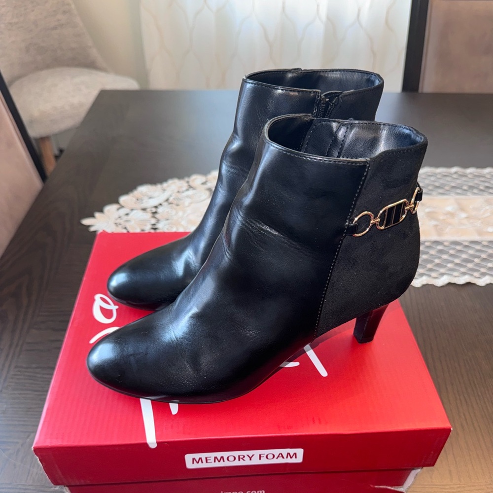 Black leather suede booties size 7.5 like new